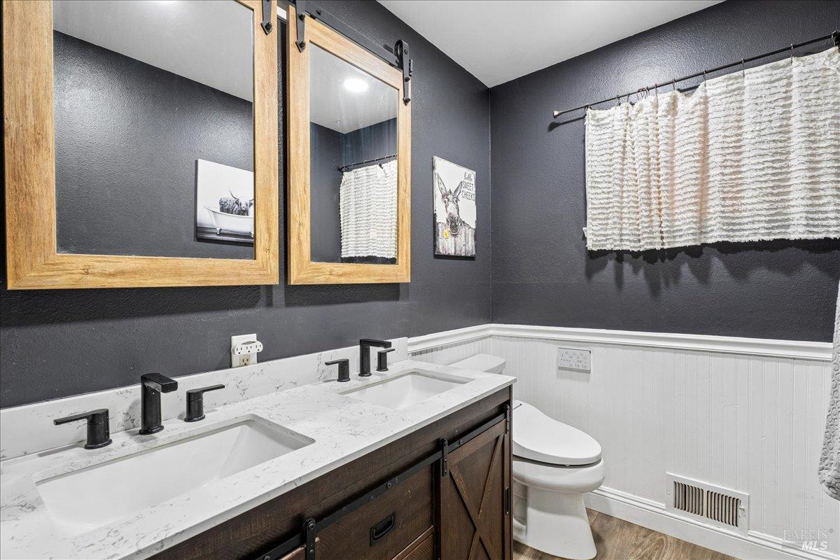 561092749_c09d39e1-2bd7-4822-b486-625f877d57ac.jpg