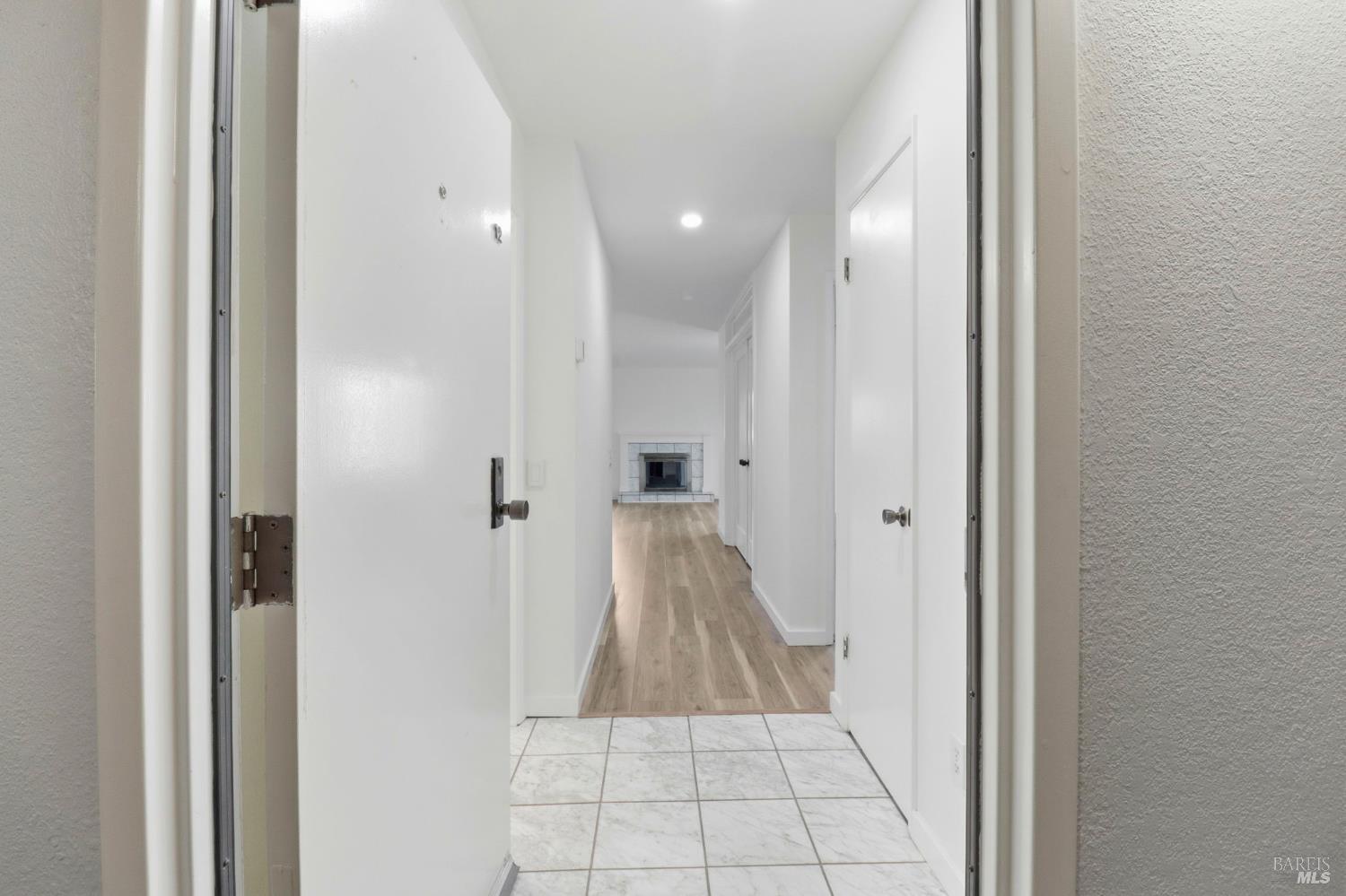 12 Lakeview Court photo 3