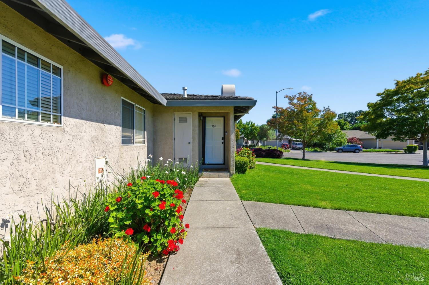 750 William Court photo 3