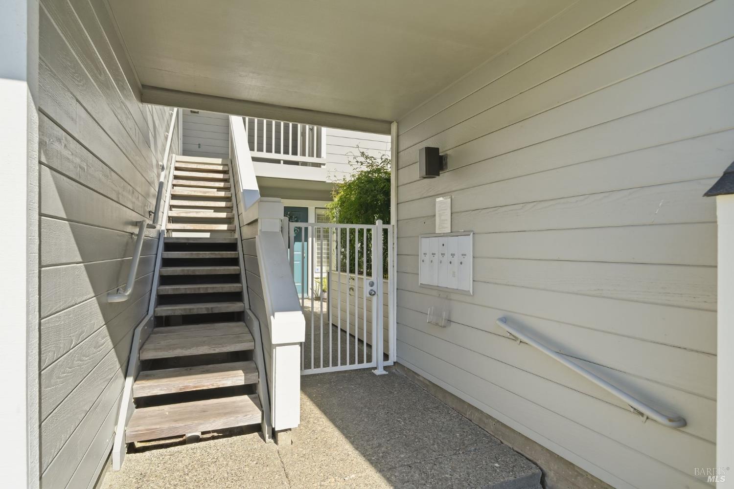 6033 Shelter Bay Avenue photo 2