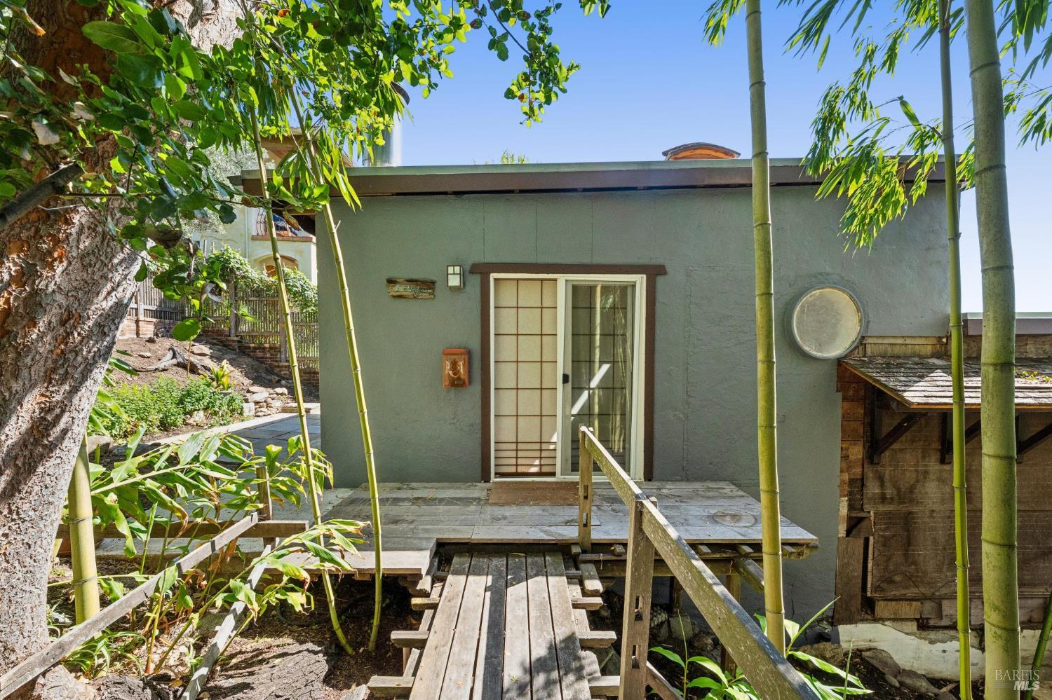44 Lovell Avenue