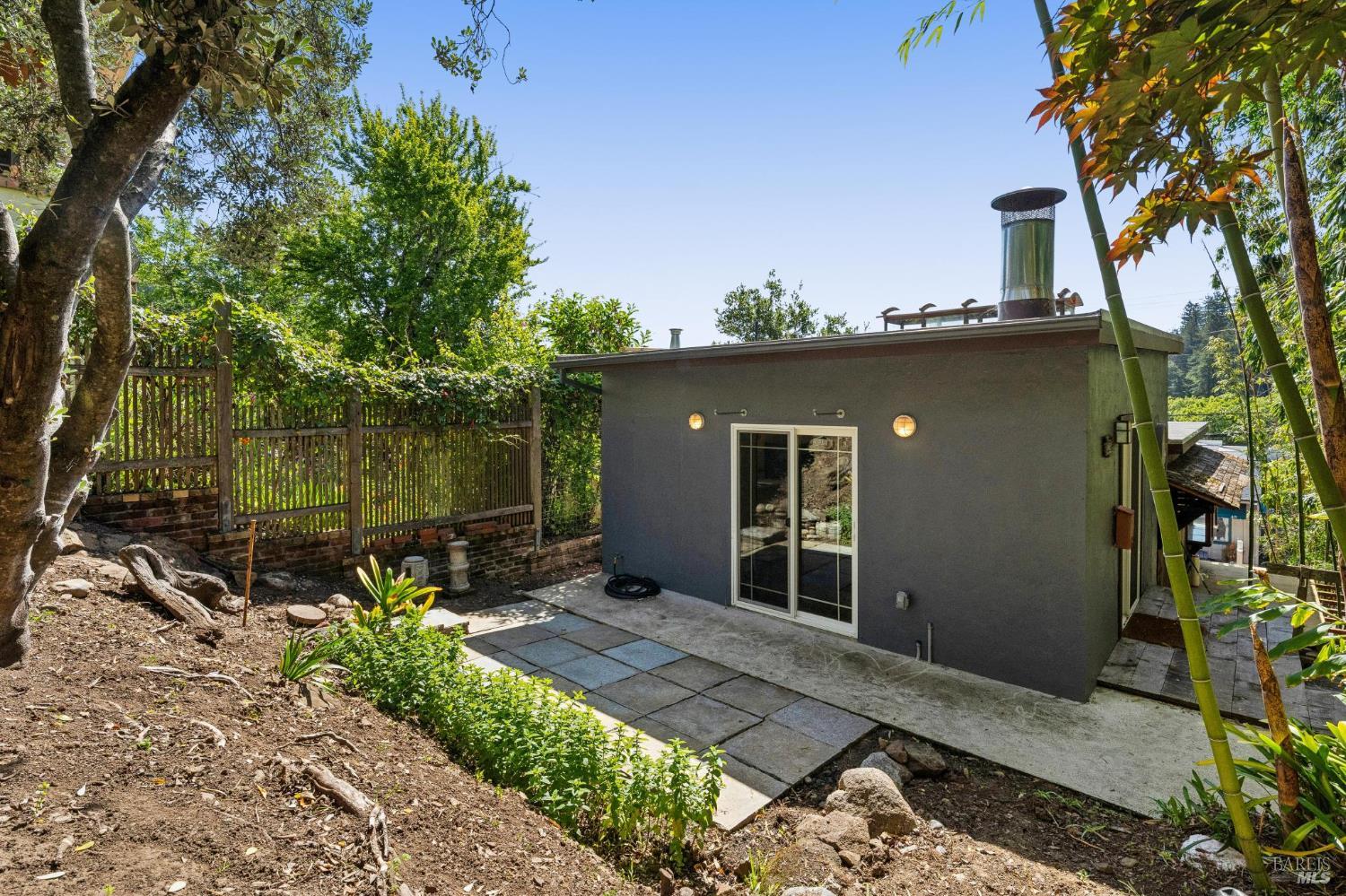 44 Lovell Avenue