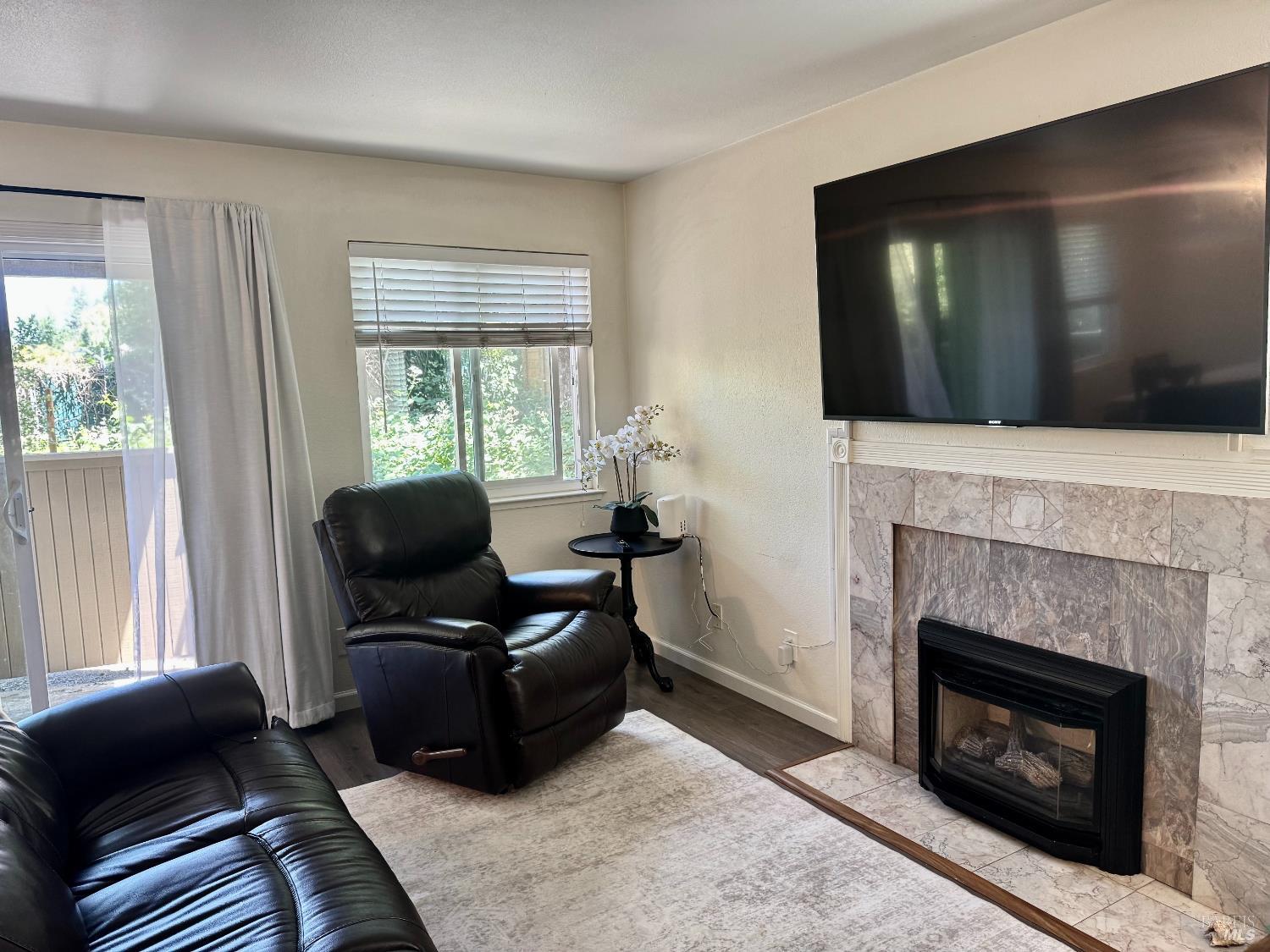 2528 Westberry Drive photo 3