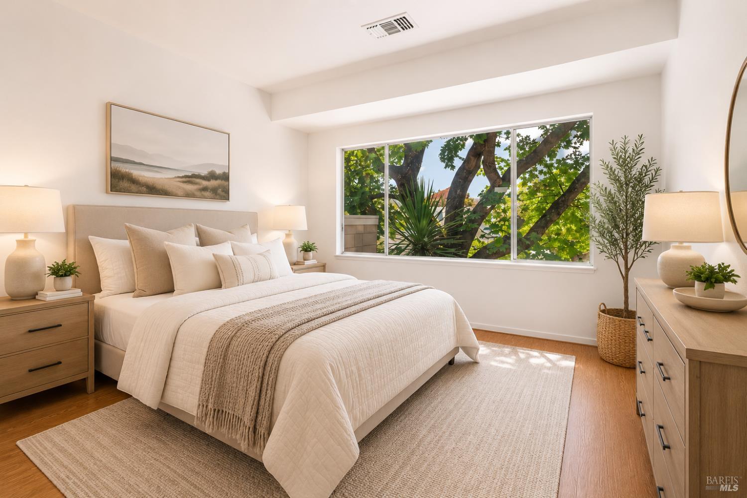 561099905_37870bbd-9132-46ac-9d65-25037365b3d9.jpg