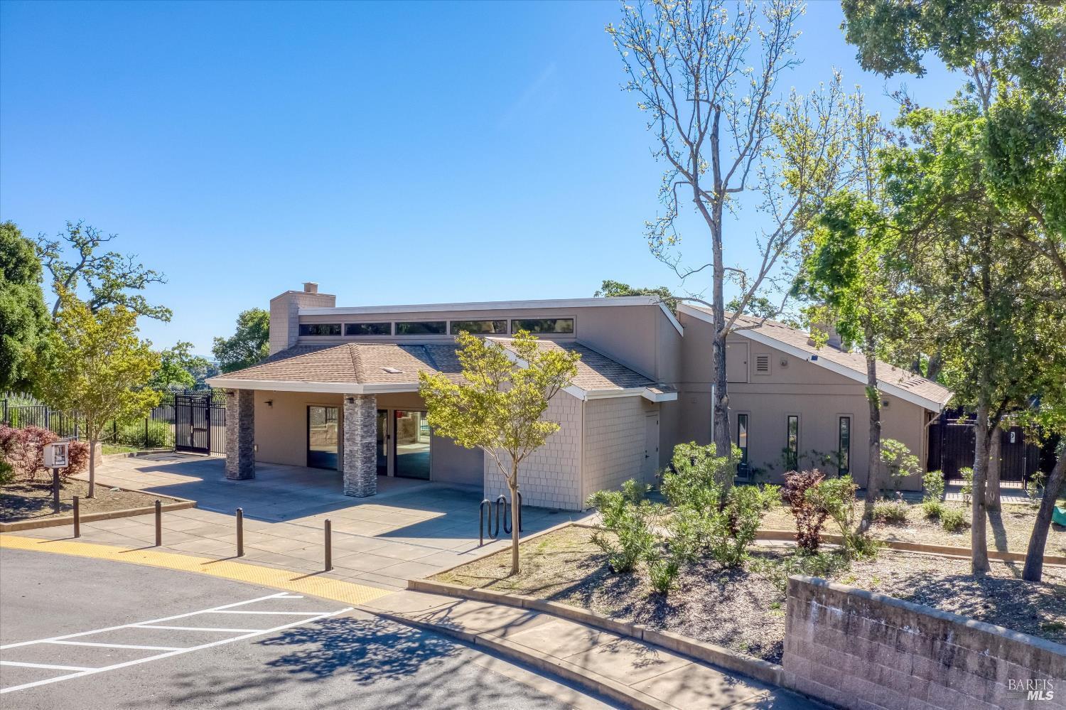 9 Cricklewood Drive