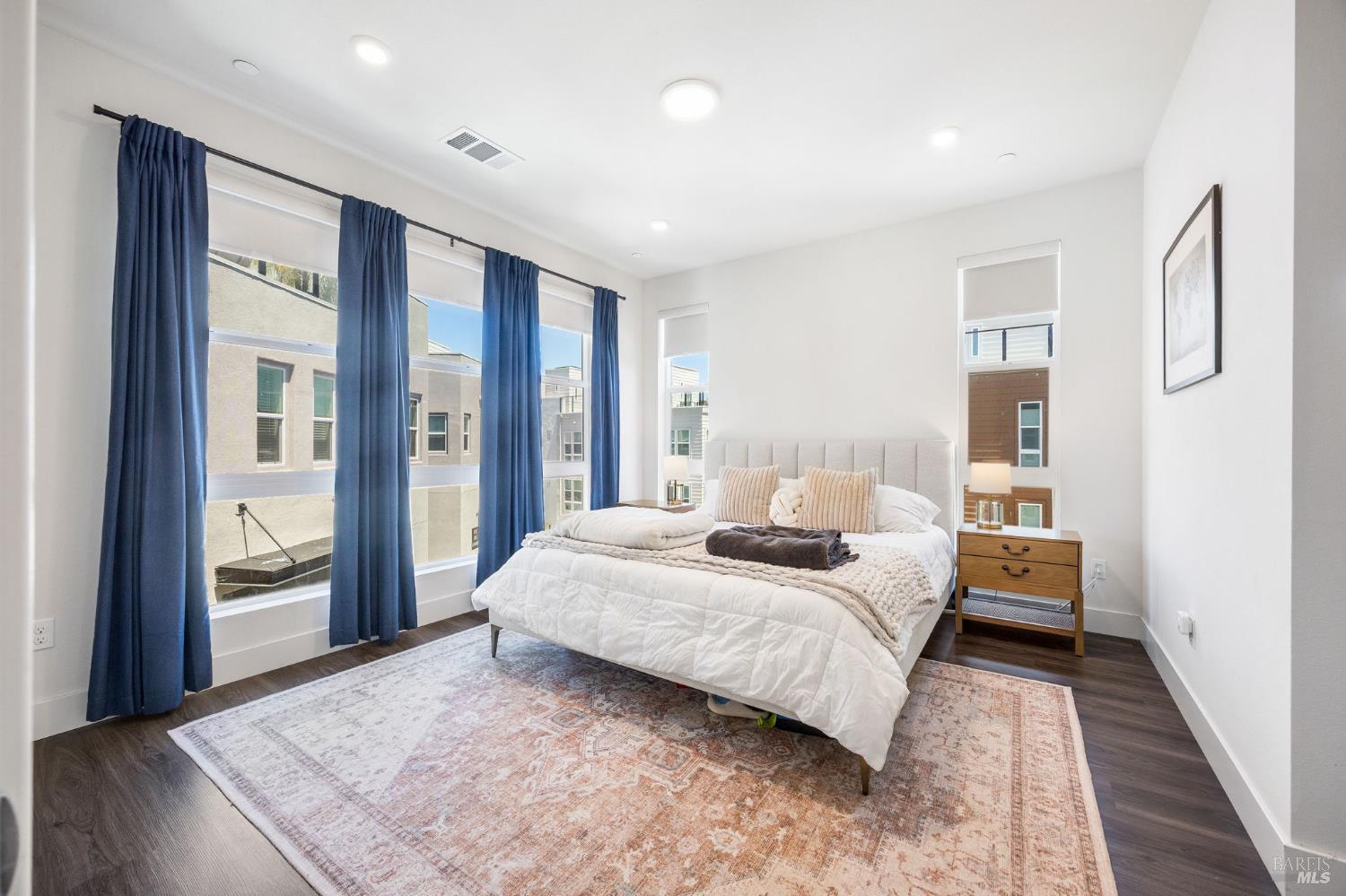 557 Valley Oaks Circle
