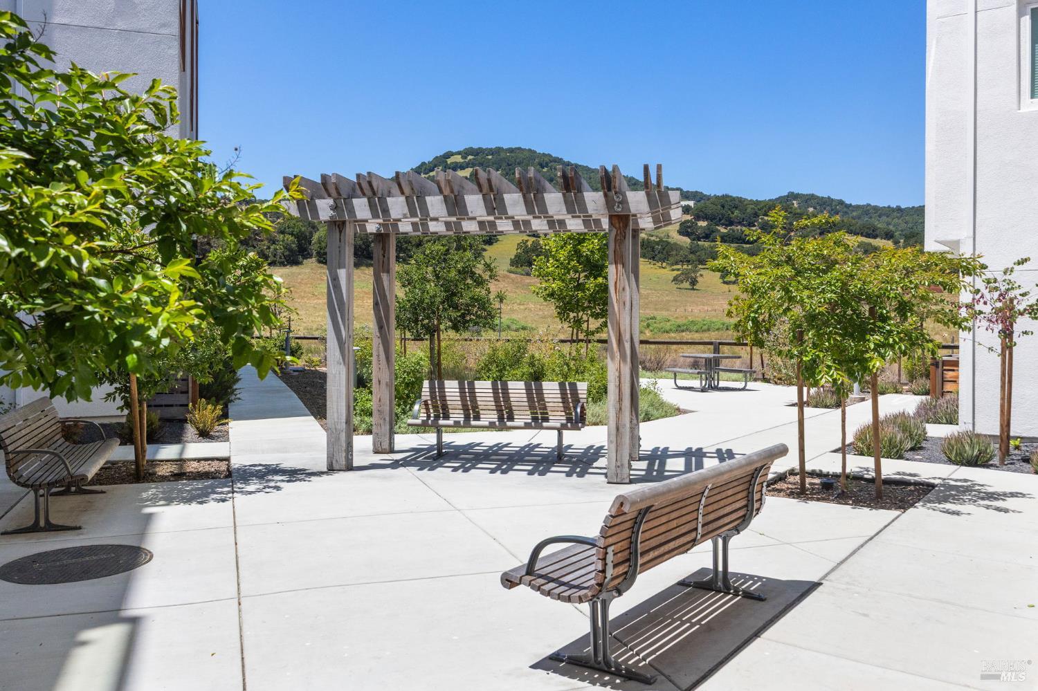 557 Valley Oaks Circle