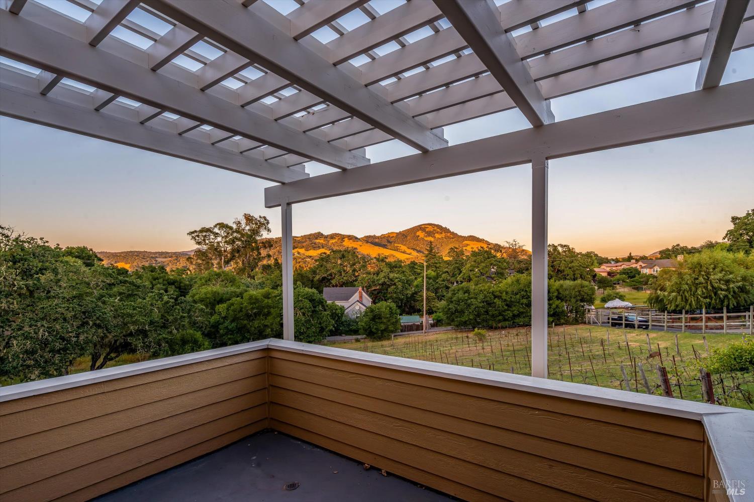 4548 Fable Court photo 2