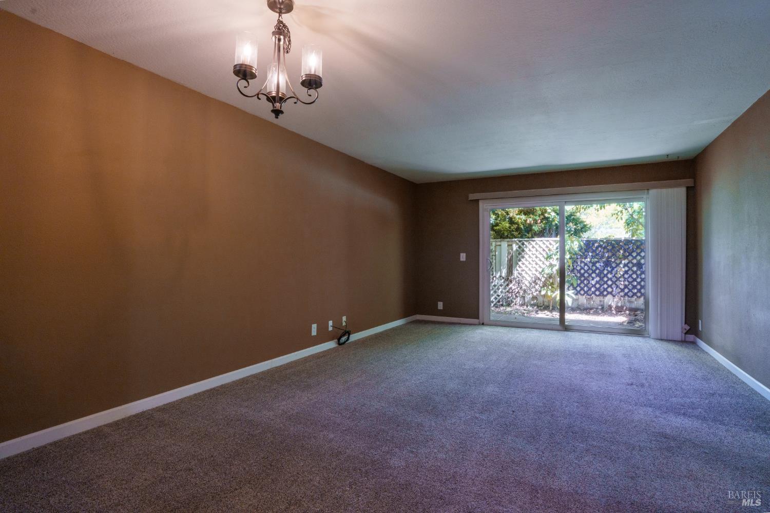 1467 Neotomas Avenue photo 3