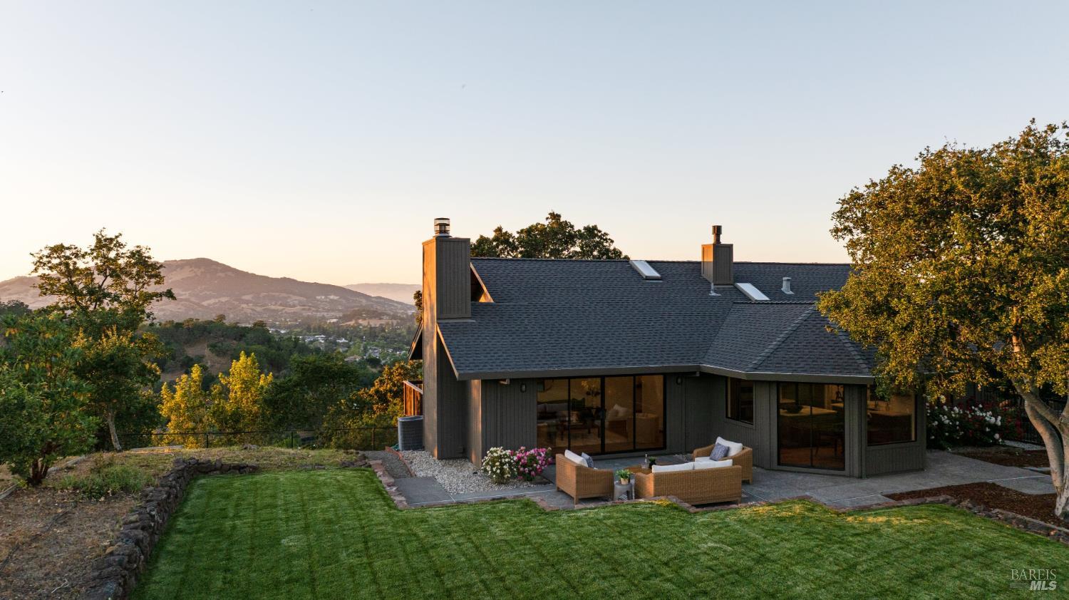 32 Oak View Court