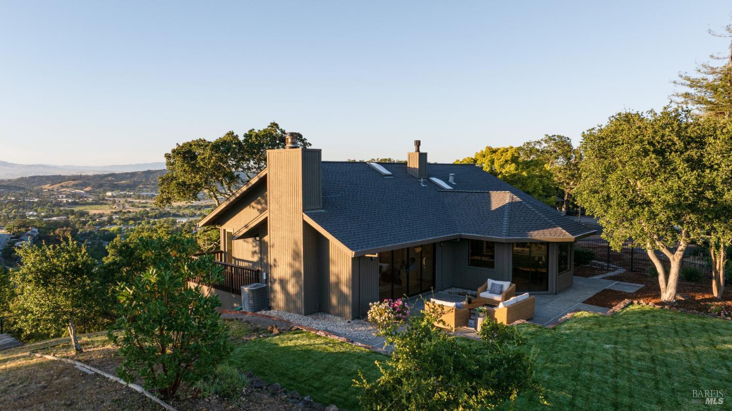 32 Oak View Court