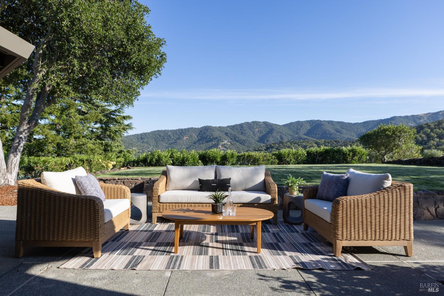 32 Oak View Court