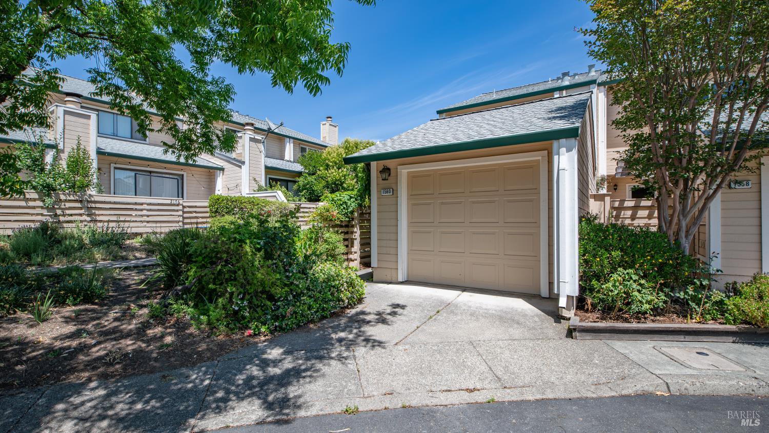 1560 Grenache Way photo 2