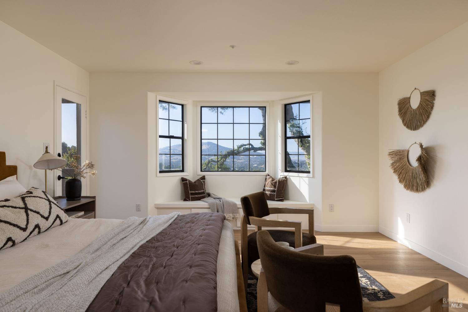32 Oak View Court