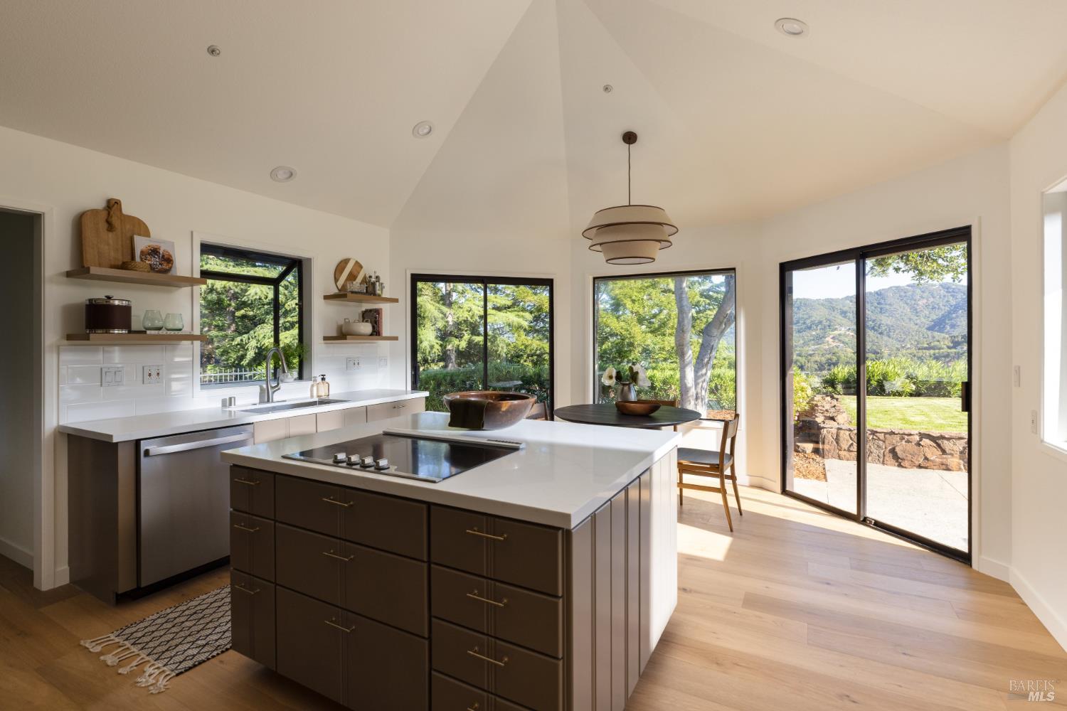 32 Oak View Court