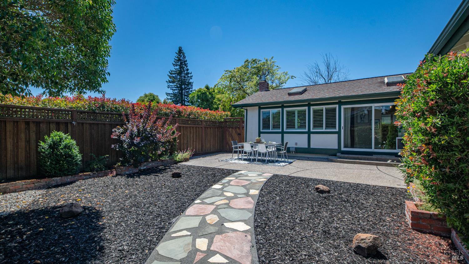 4 Mendocino Lane