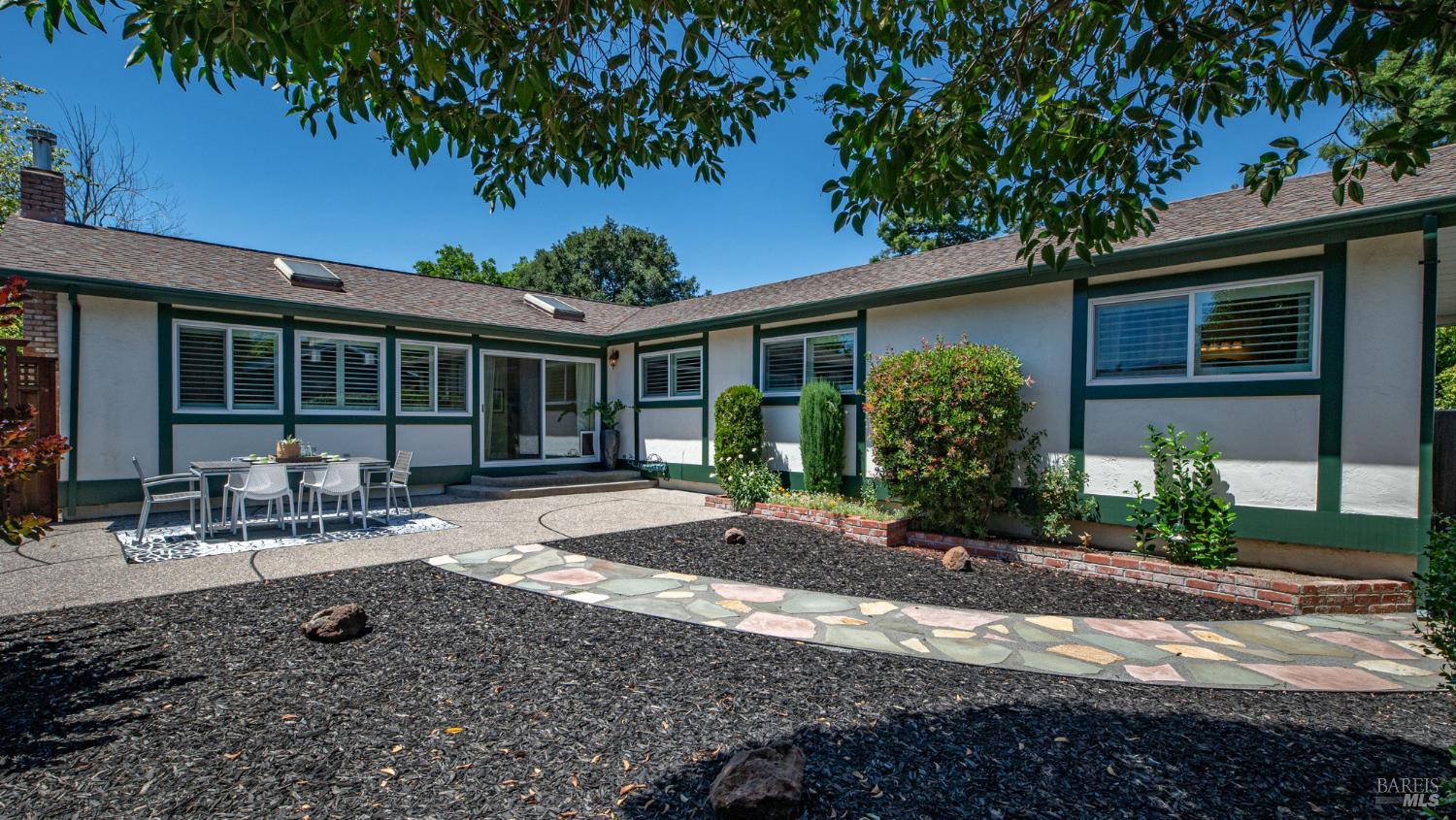 4 Mendocino Lane