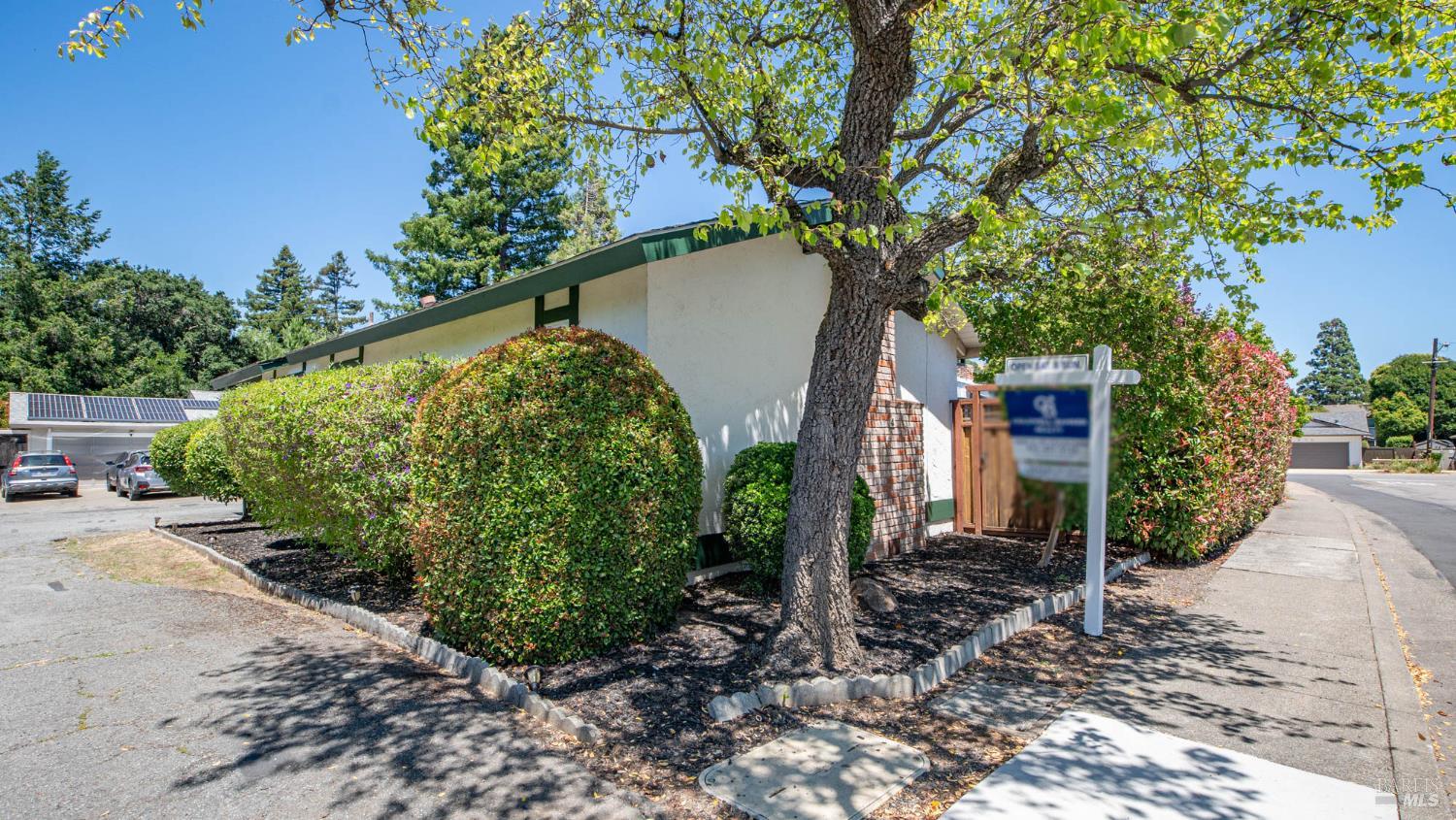 4 Mendocino Lane