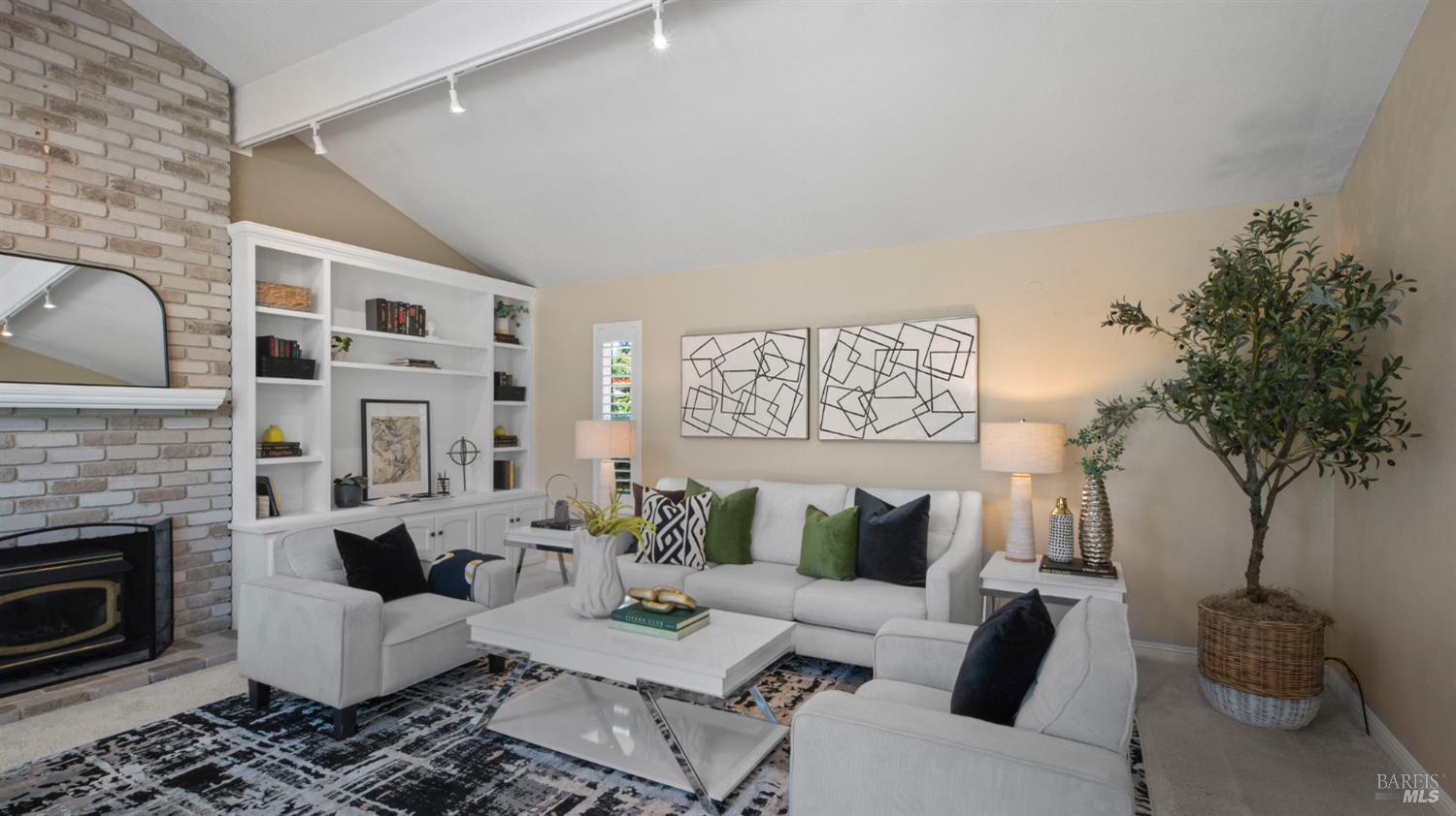 4 Mendocino Lane