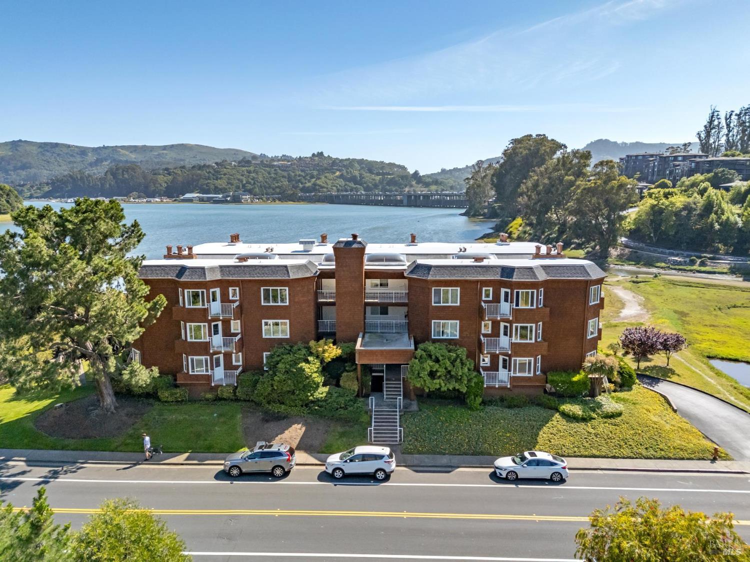 110 Seminary Drive Unit: #1E