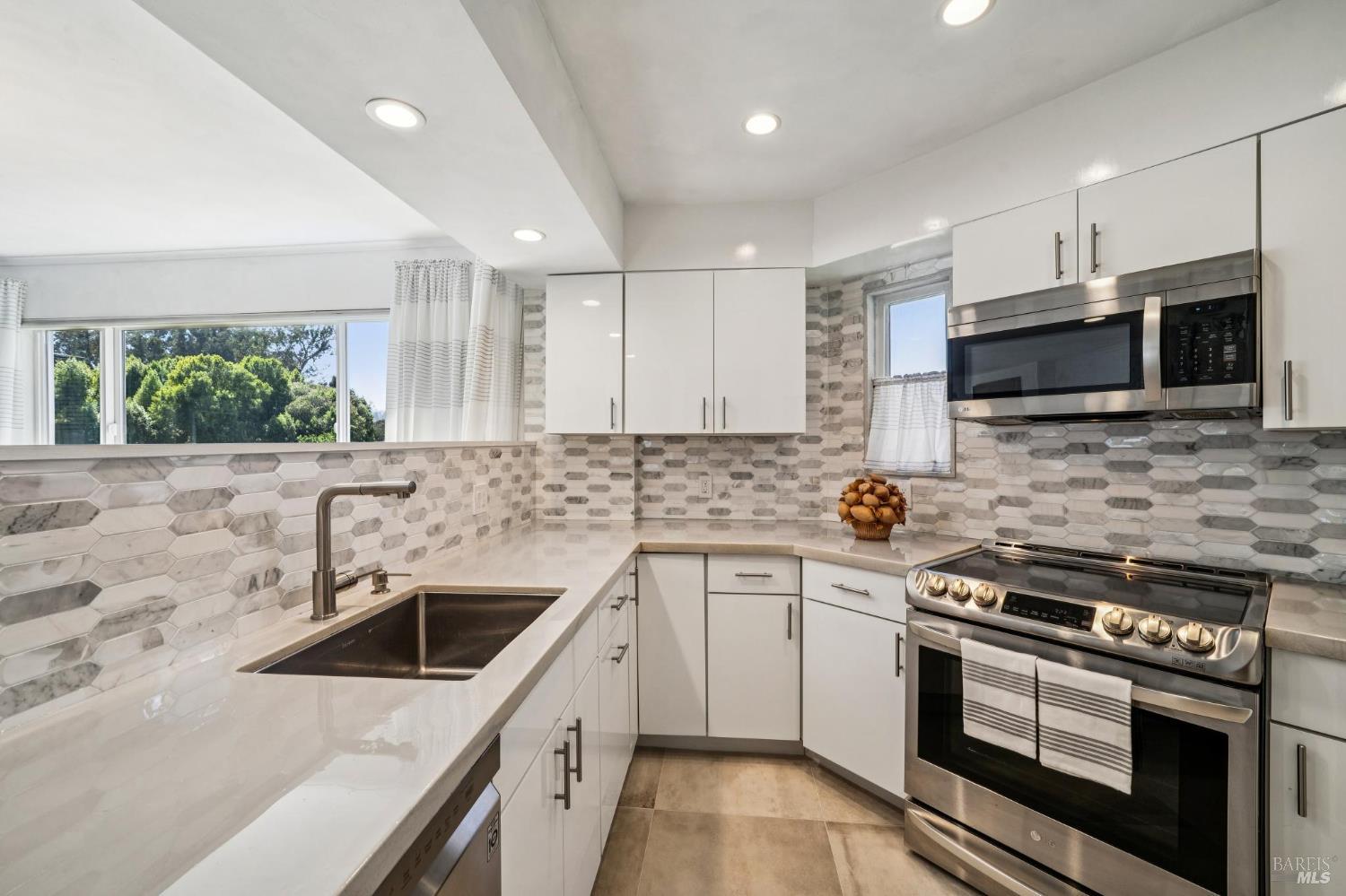 110 Seminary Drive Unit: #1E