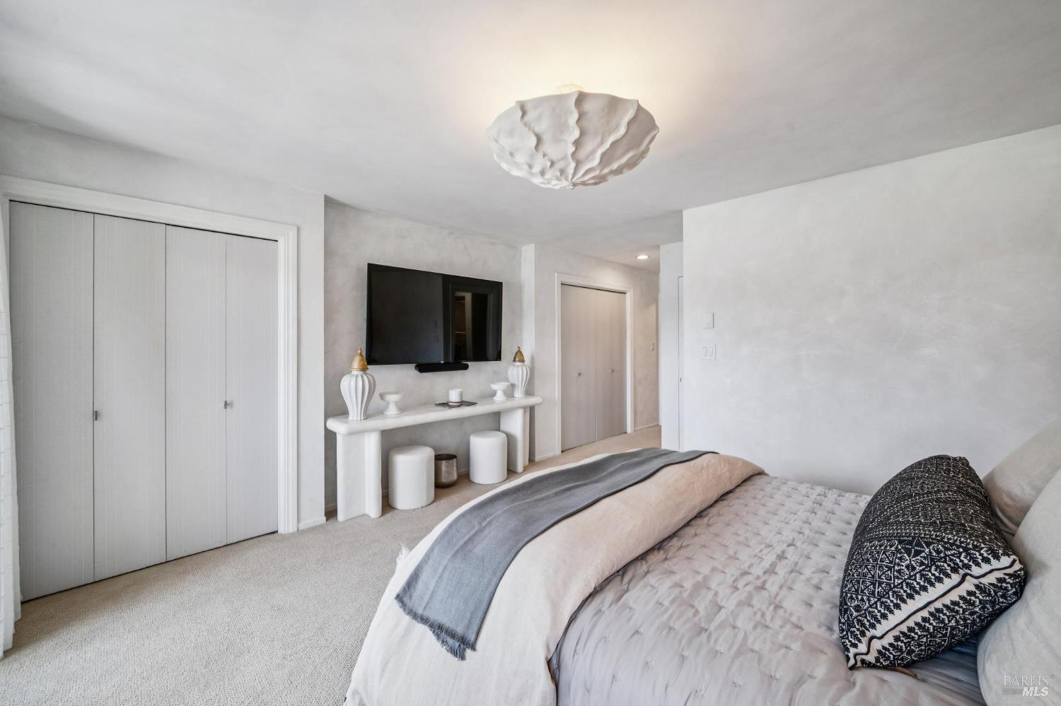 110 Seminary Drive Unit: #1E