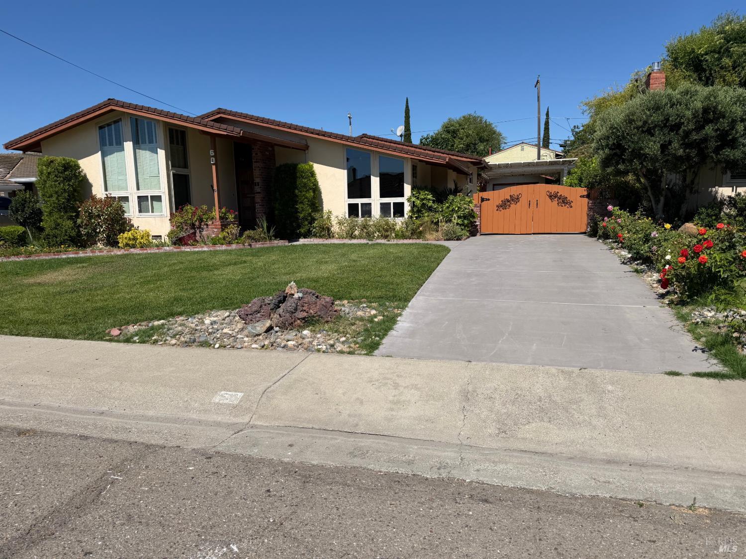 Front Image Thumbnail for BA326048580