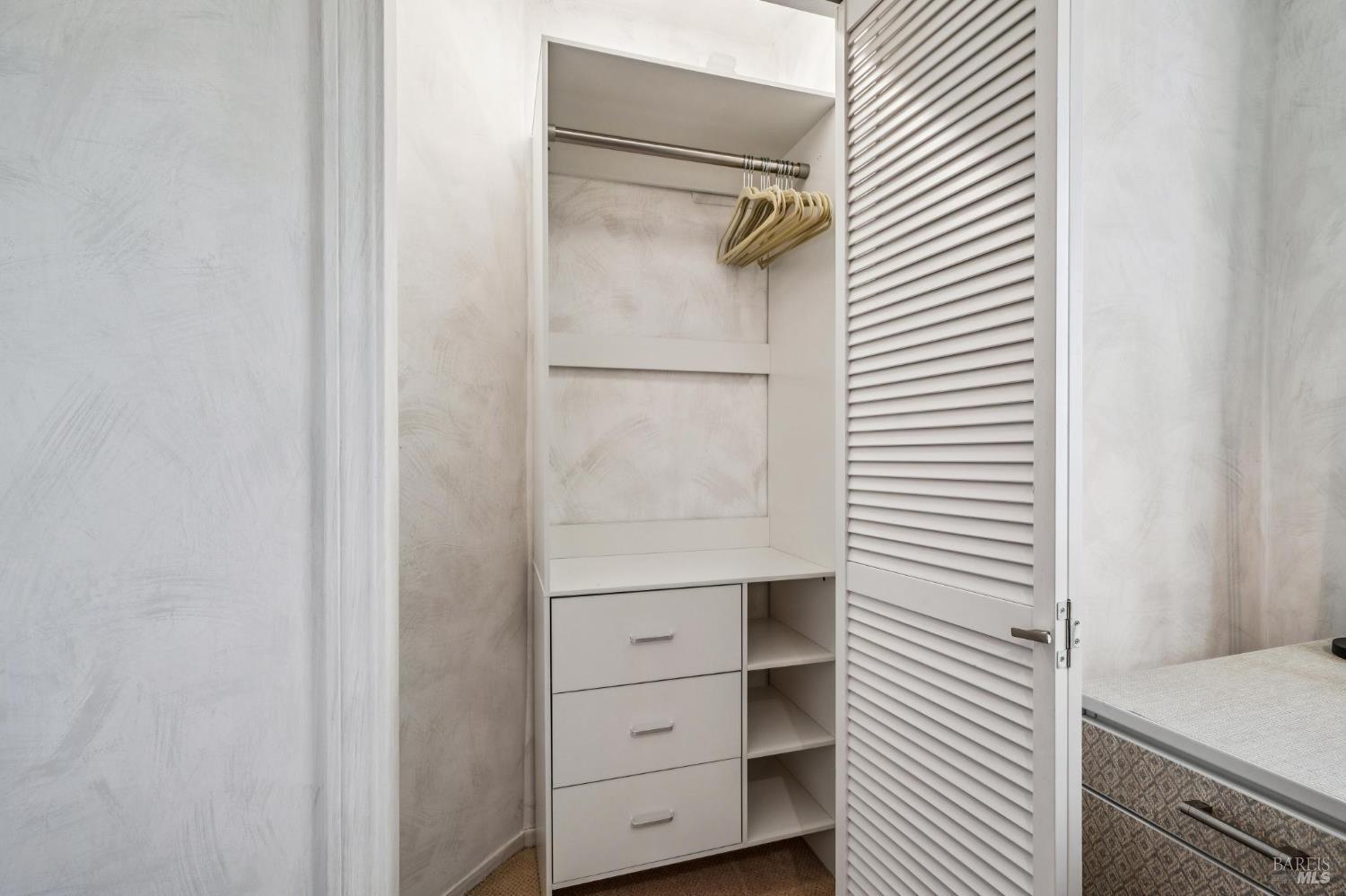 110 Seminary Drive Unit: #1E