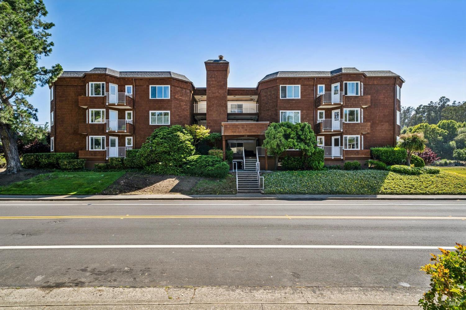 110 Seminary Drive Unit: #1E