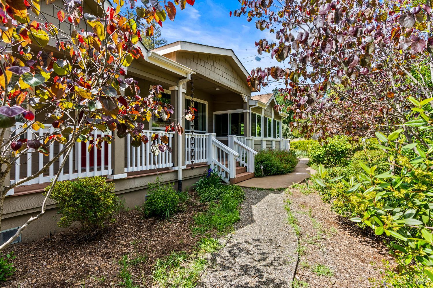 109 Rose Lane photo 3