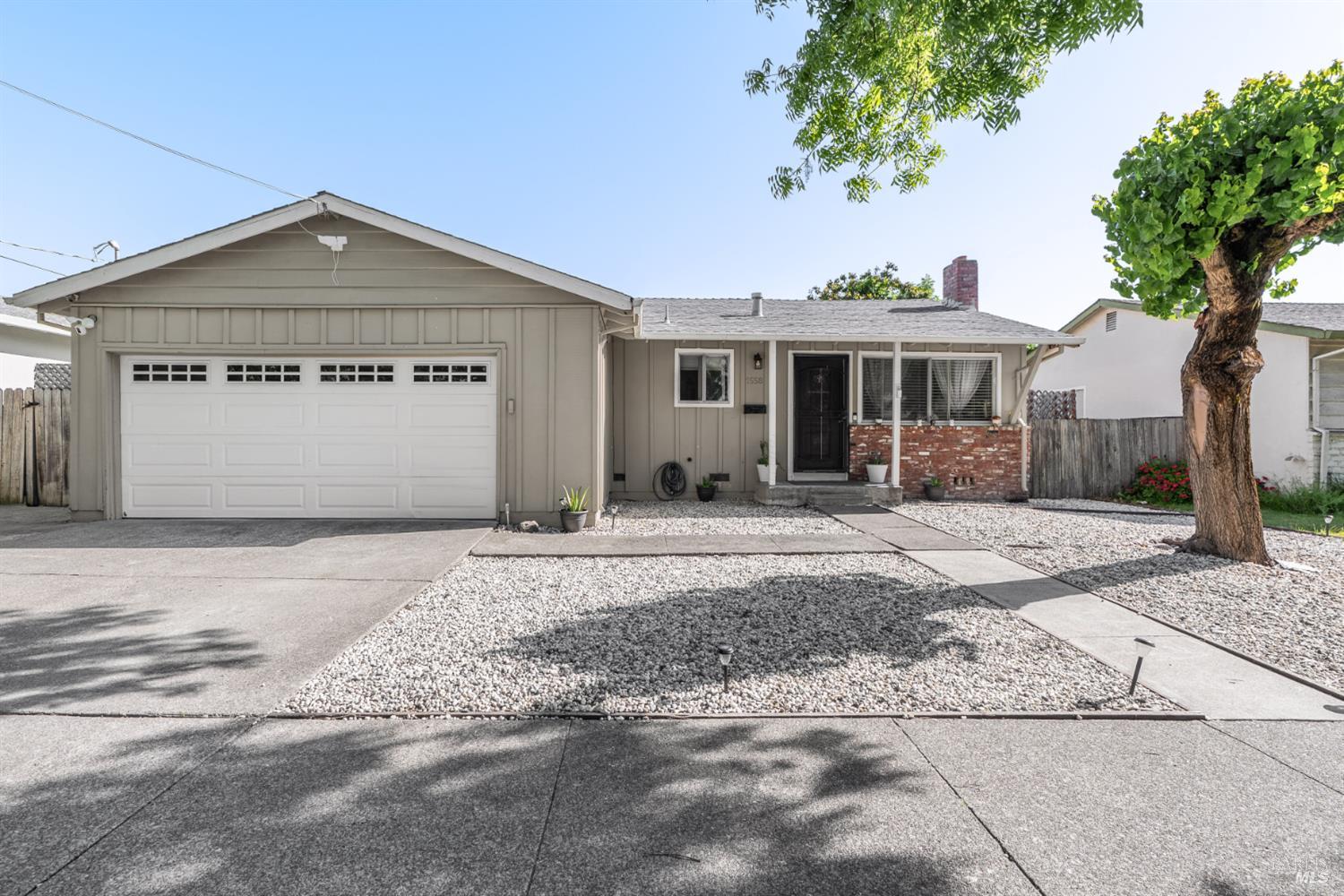 1558 W 3rd Street