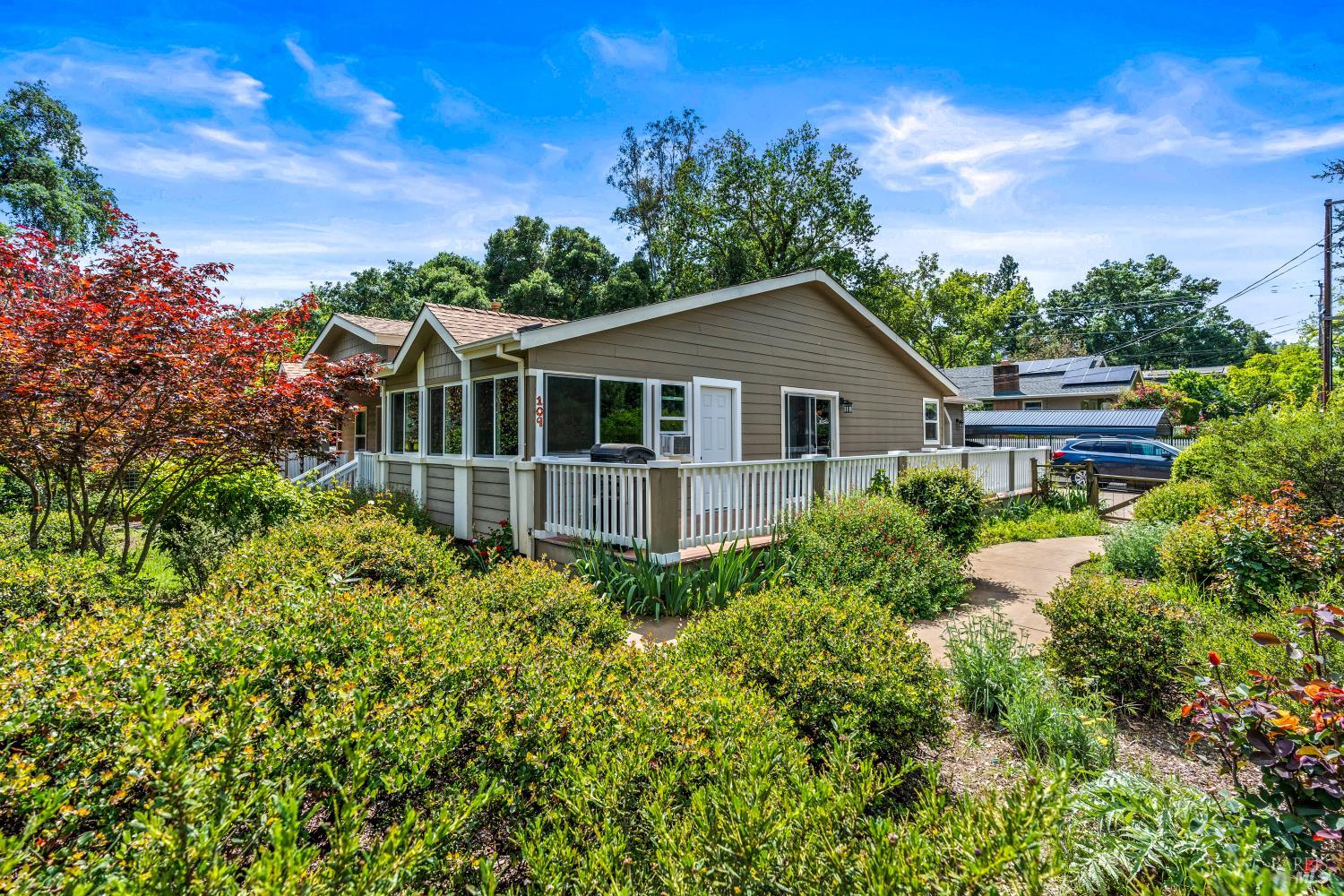 109 Rose Lane photo 2