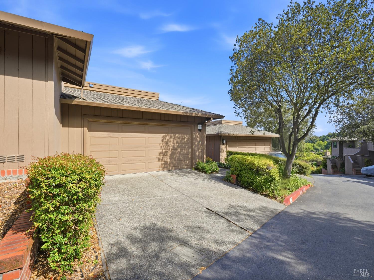 23 Oakcrest Drive