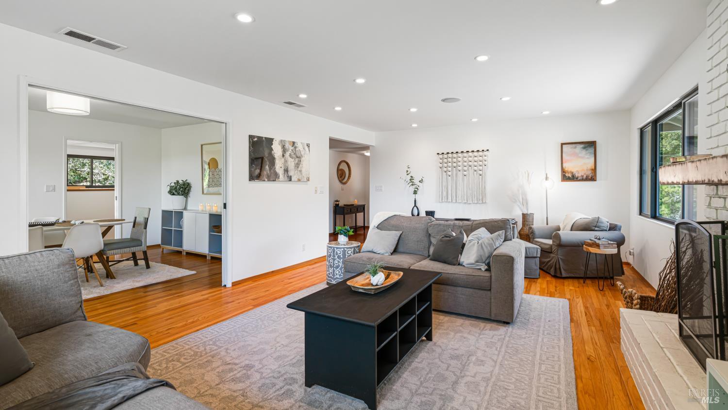 107 Rollingwood Drive
