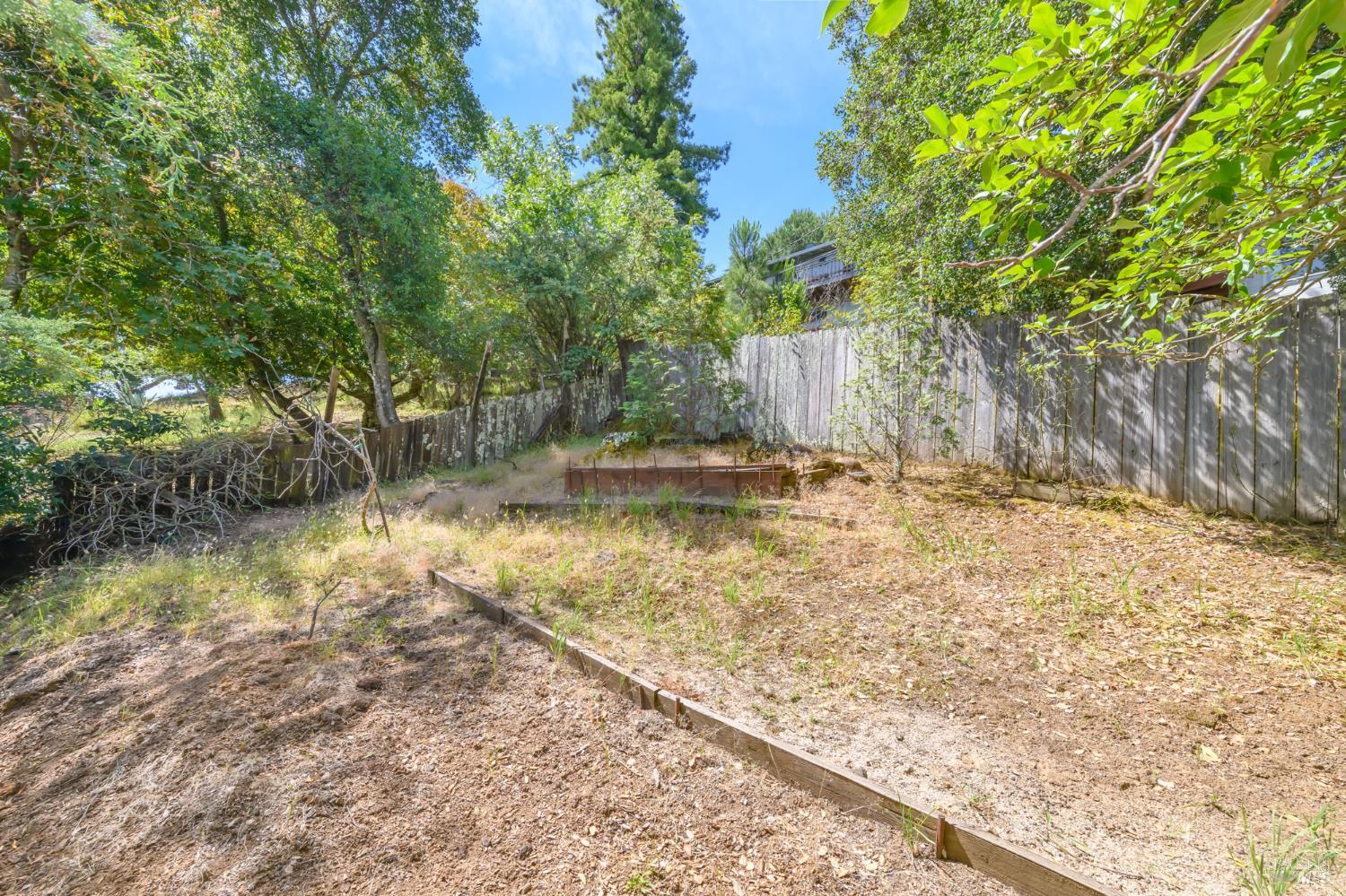 25 Maple Avenue