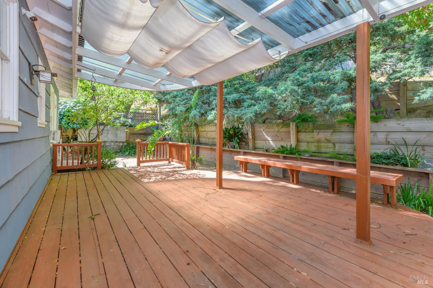 25 Maple Avenue
