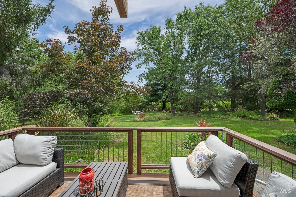 4542 Thomas Road photo 3