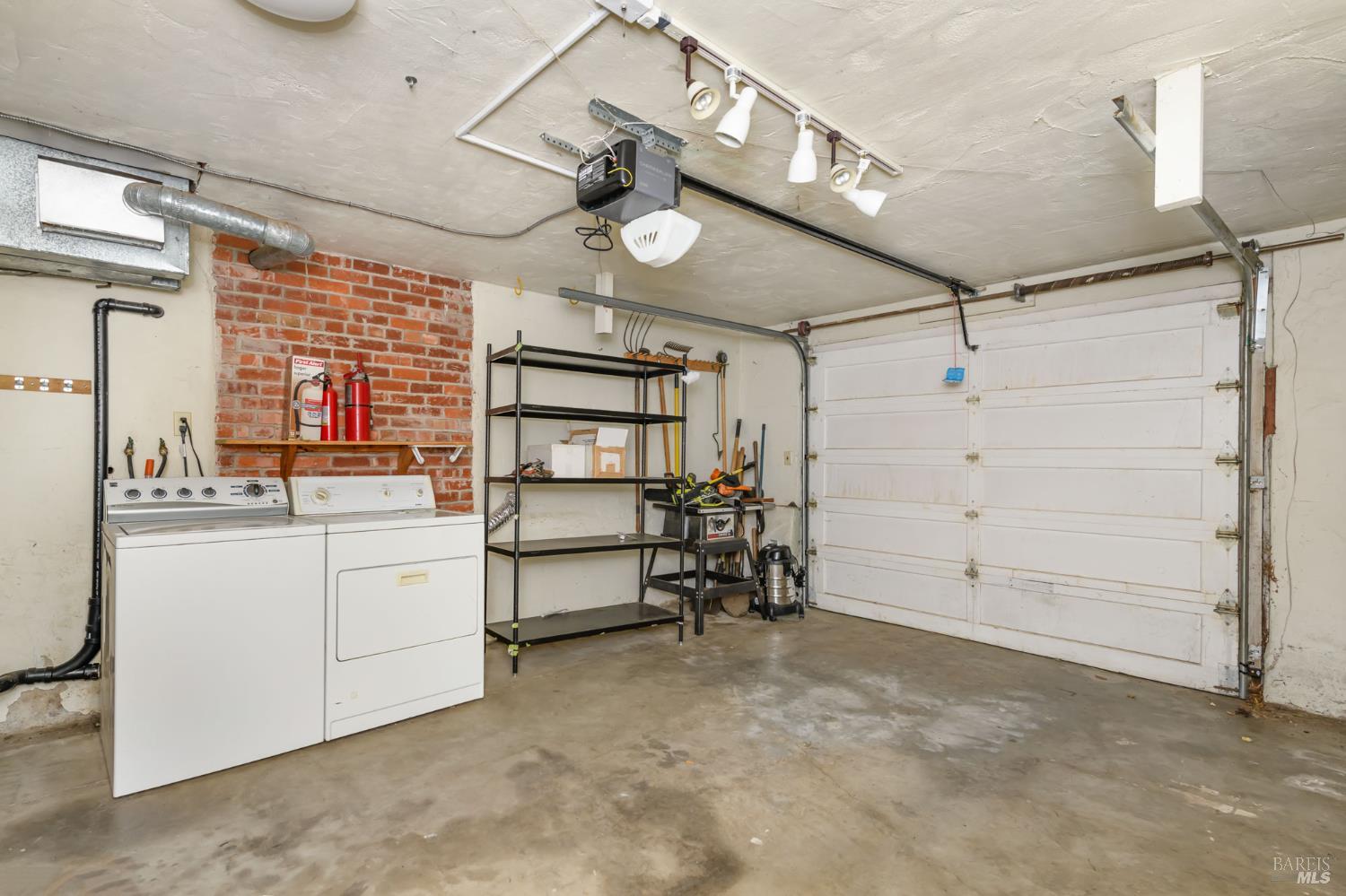 25 Maple Avenue