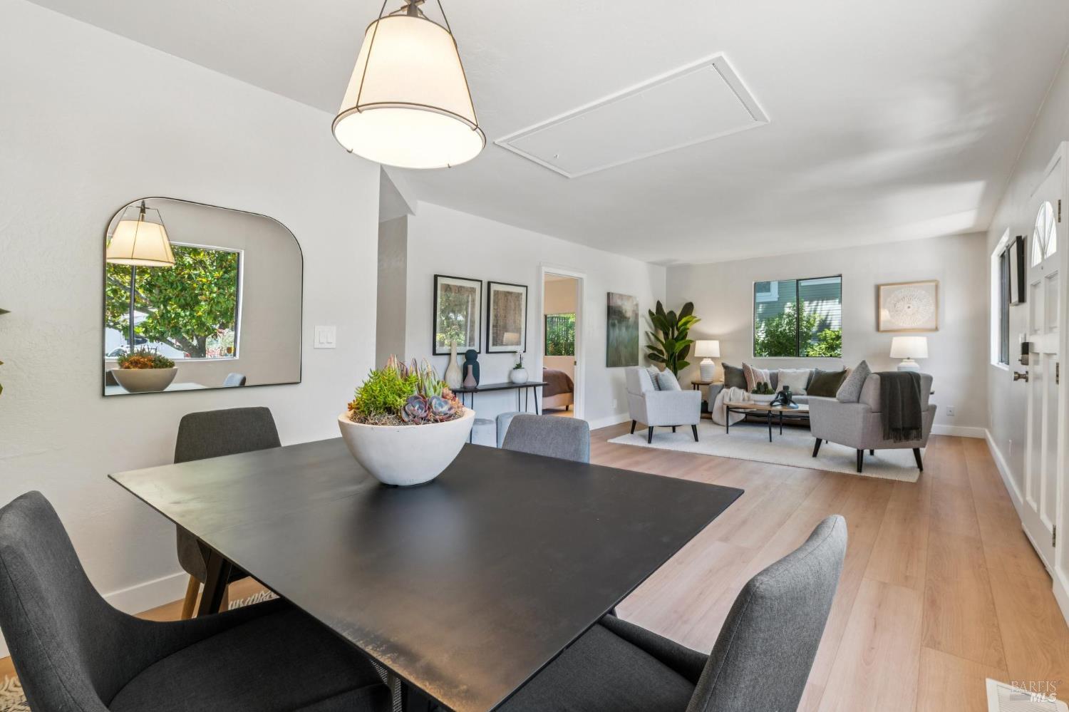 121 Mono Avenue