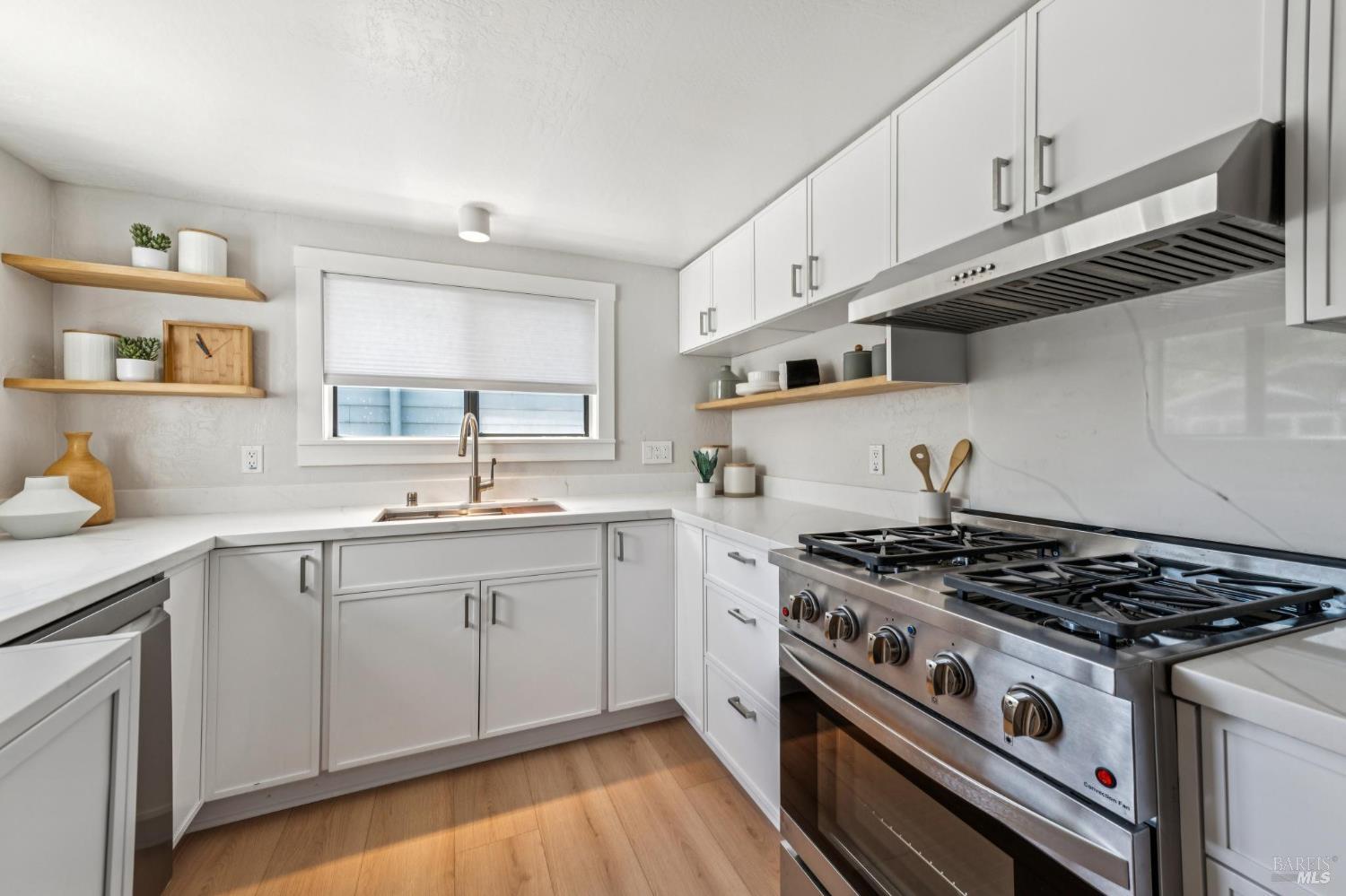 121 Mono Avenue