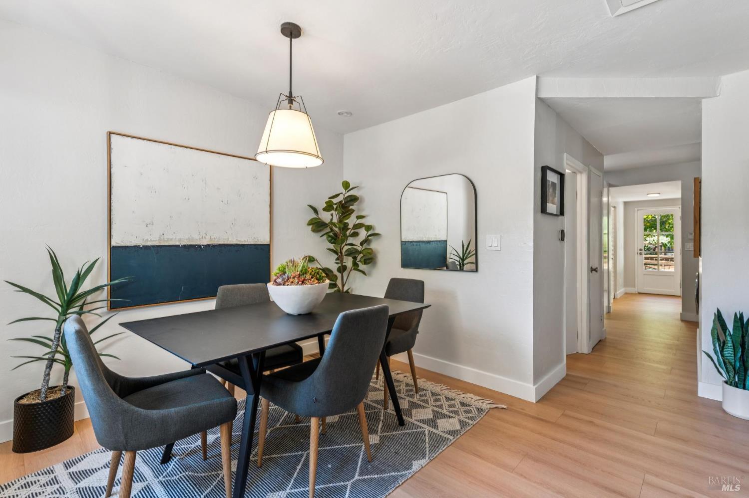 121 Mono Avenue