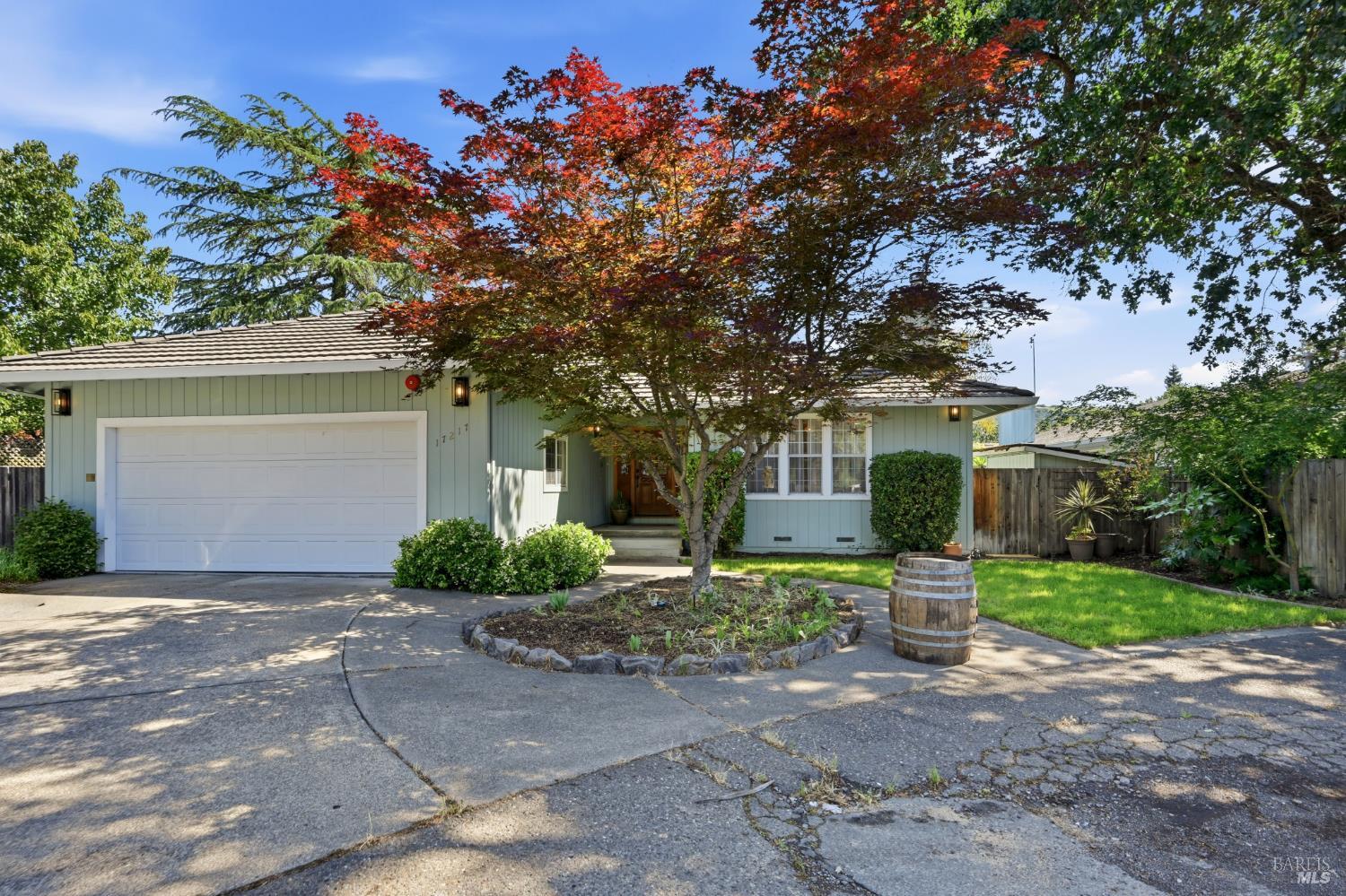 17217 Vailetti Drive photo 2