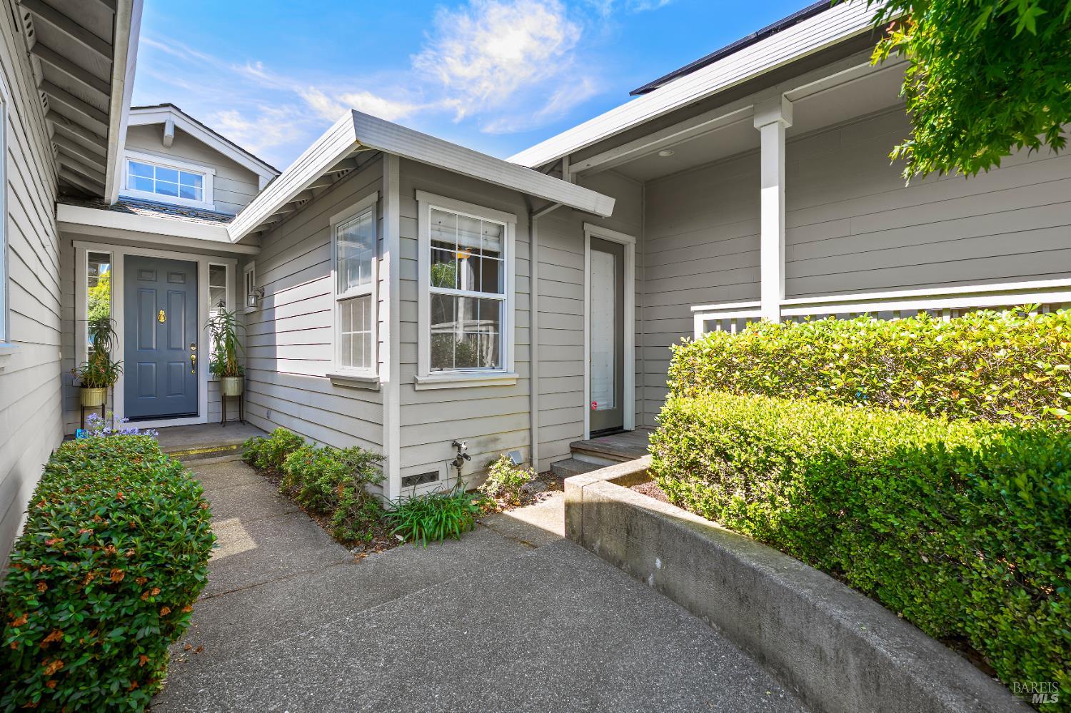5696 Evening Way photo 3