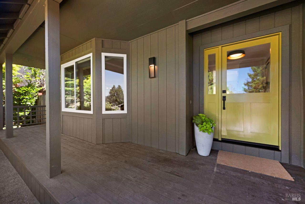 1100 Sunnyside Drive photo 3
