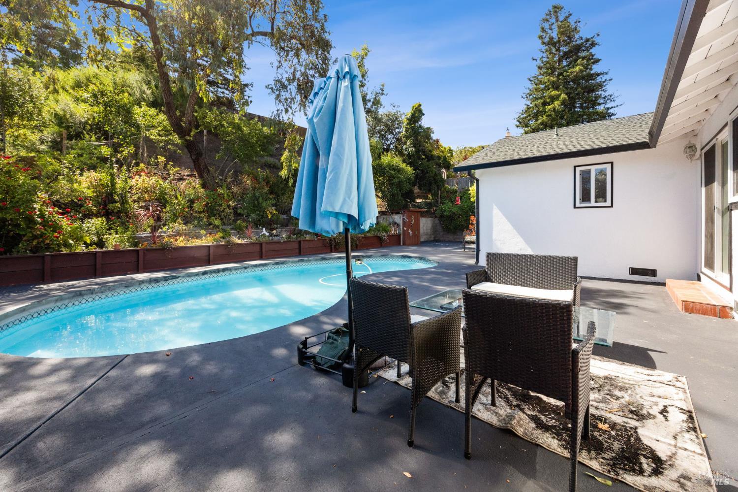 823 Tamarack Drive