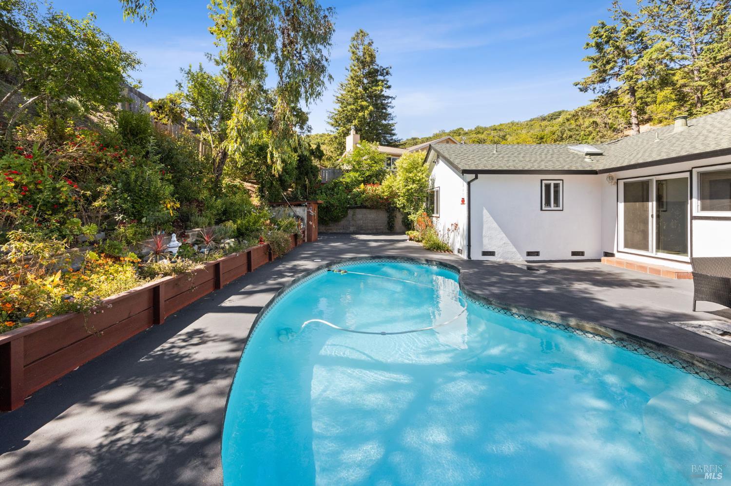 823 Tamarack Drive