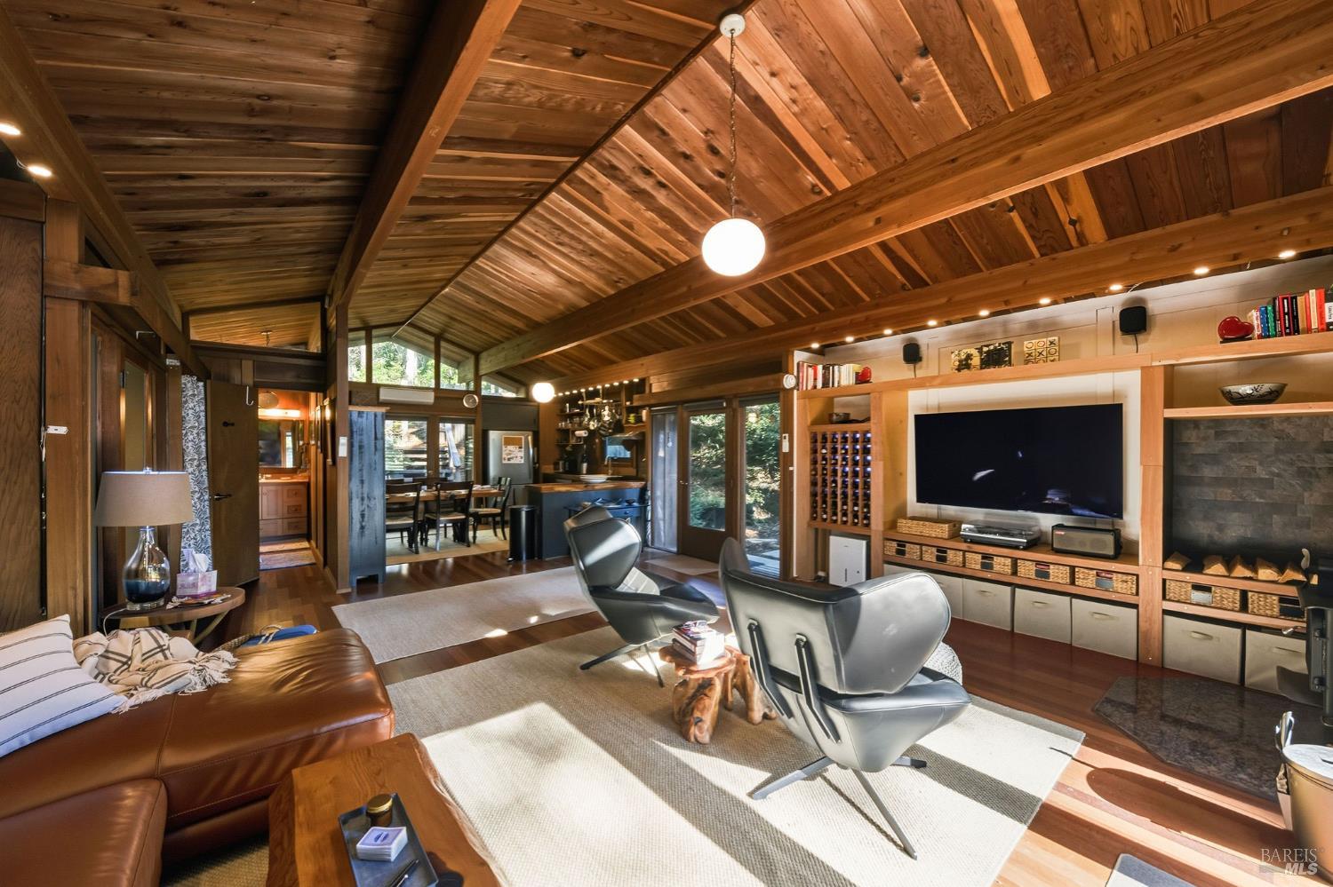 22000 Timber Cove Road photo 3