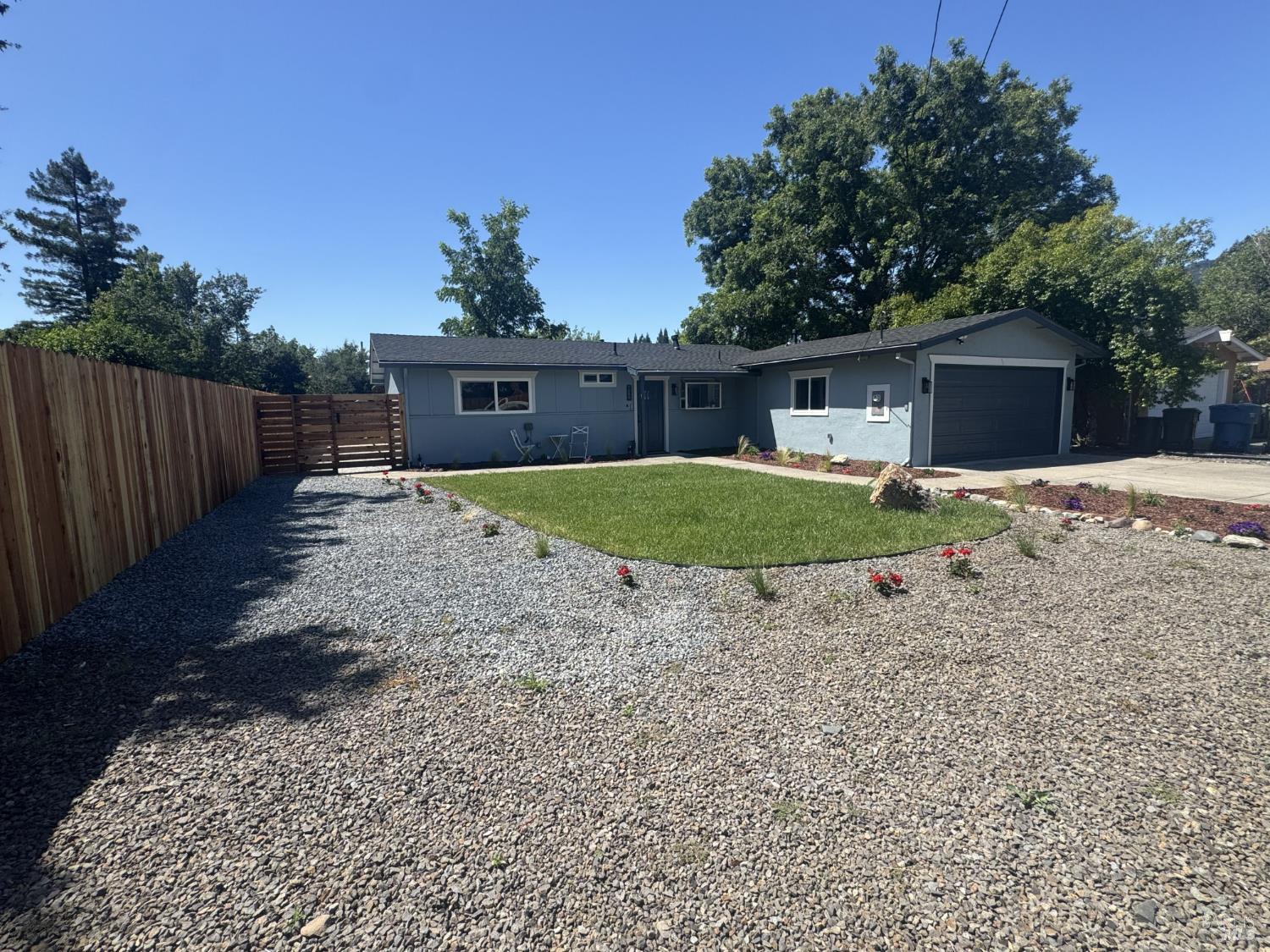 832 Murray Drive photo 2