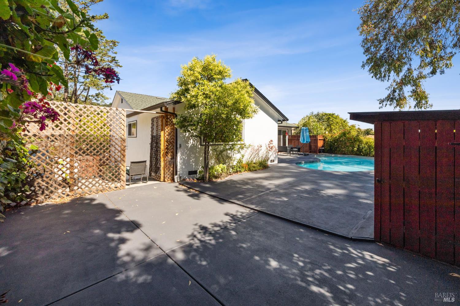 823 Tamarack Drive