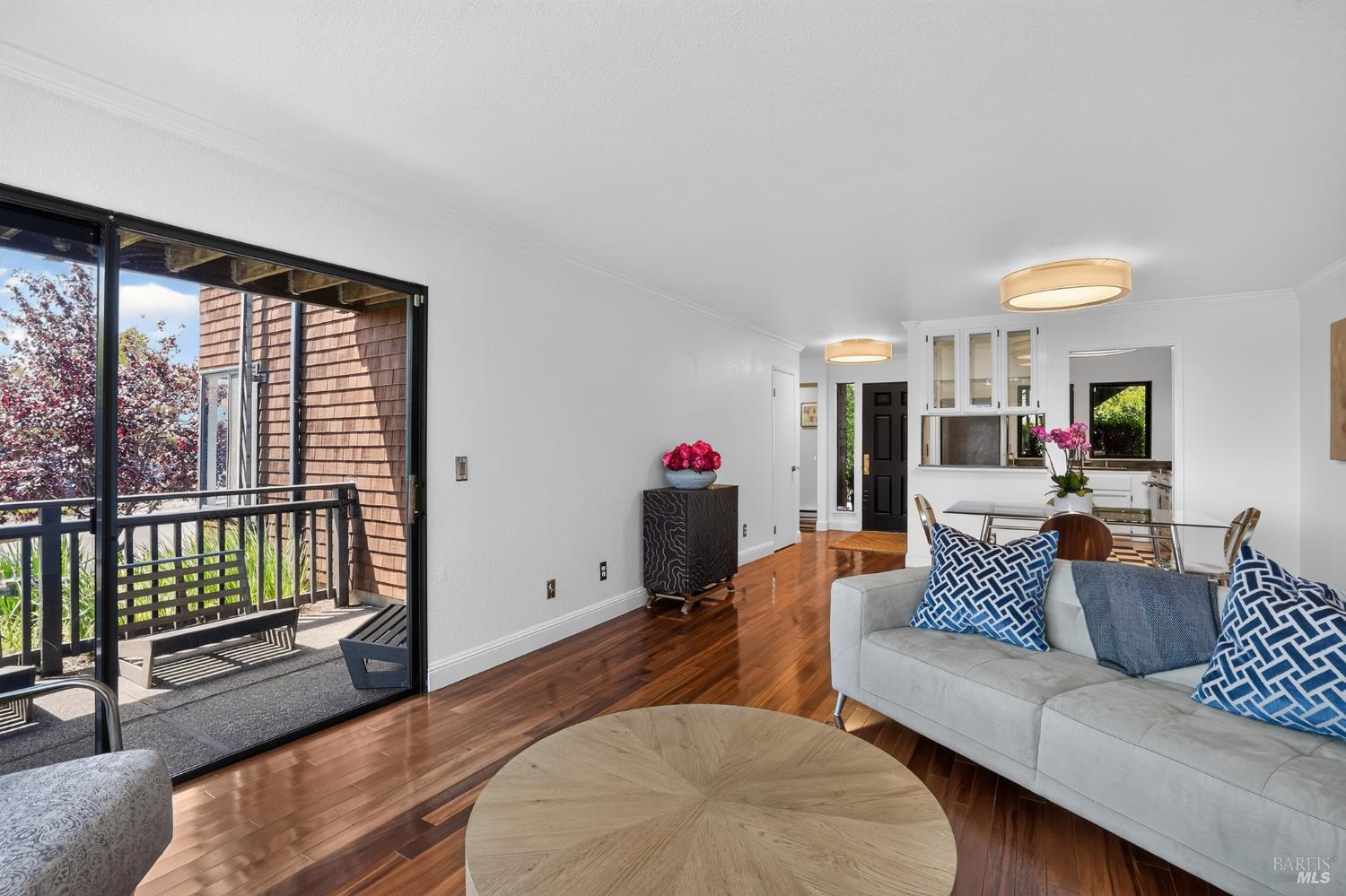 101 Headlands Court